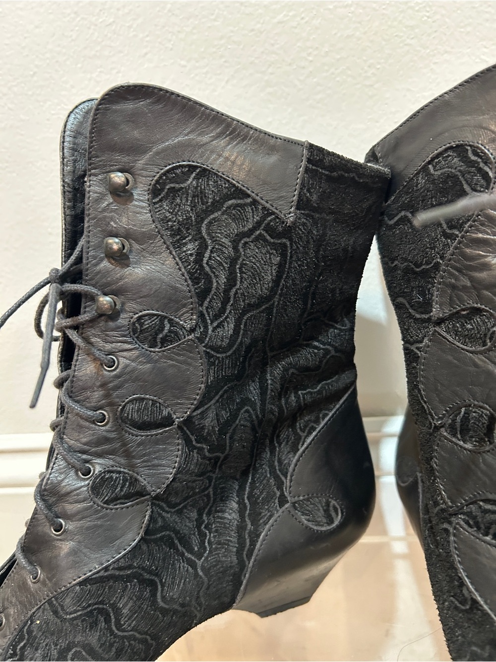 Lace-Up Victorian-Inspired Black Ankle Boots Size 8 - Picture 2 of 7
